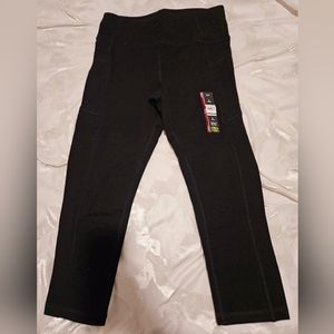 Athletic Works women's size S(4-6) activewear capris black pull-on waist pockets